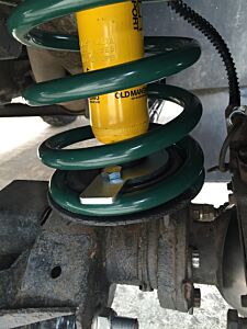 D44 - Front Spring Retaining Bars