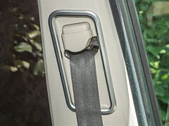 Discovery 4 Front Seat Belt Frame Kit