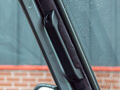 DEFENDER A PILLAR GRAB HANDLE - BLACK