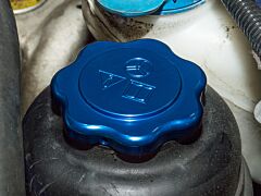 Defender Power Steering Cap - Standard