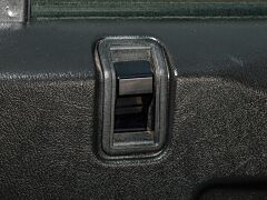 Defender Lock Peg Black