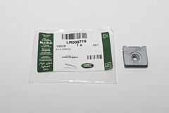 LR006719 - RETAINER - NUT