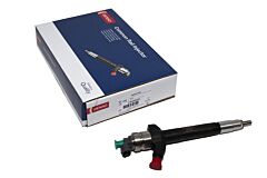 NOZZLE AND HOLDER - FUEL INJECTOR - NEW
