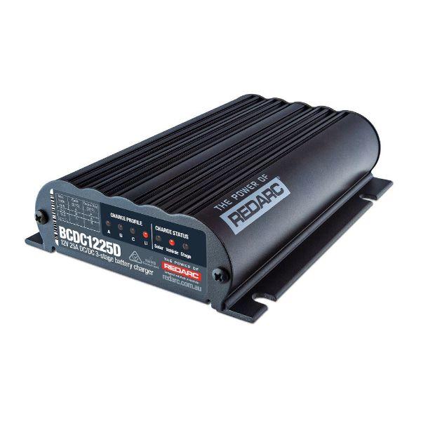 Sealed DC-DC charger installed as part of a four-wheel-drive auxiliary battery system