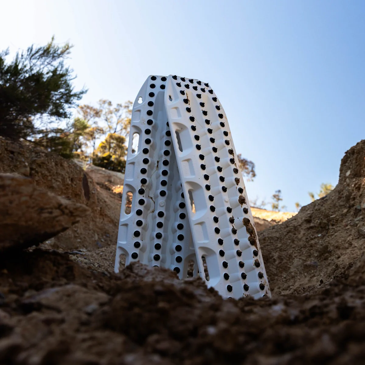 MAXTRAX XTREME recovery boards with alloy traction teeth
